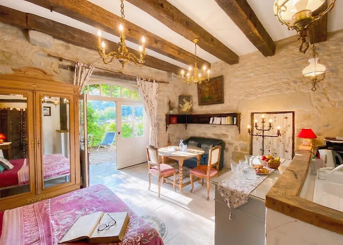 Séjour À Deux Au Château D'autoire, De Charme, Tonnelle, Vue Vallée Et Village Autoire