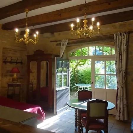 Prázdninový dům Séjour À Deux Au Château D'autoire, De Charme, Tonnelle, Vue Vallée Et Village Autoire