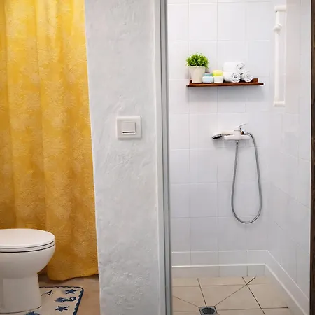 Casa vacanze Séjour À Deux Au Château D'autoire, De Charme, Tonnelle, Vue Vallée Et Village Autoire
