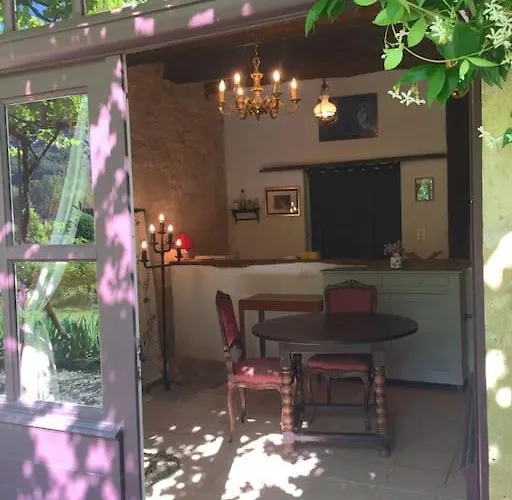 Séjour À Deux Au Château D'autoire, De Charme, Tonnelle, Vue Vallée Et Village Autoire